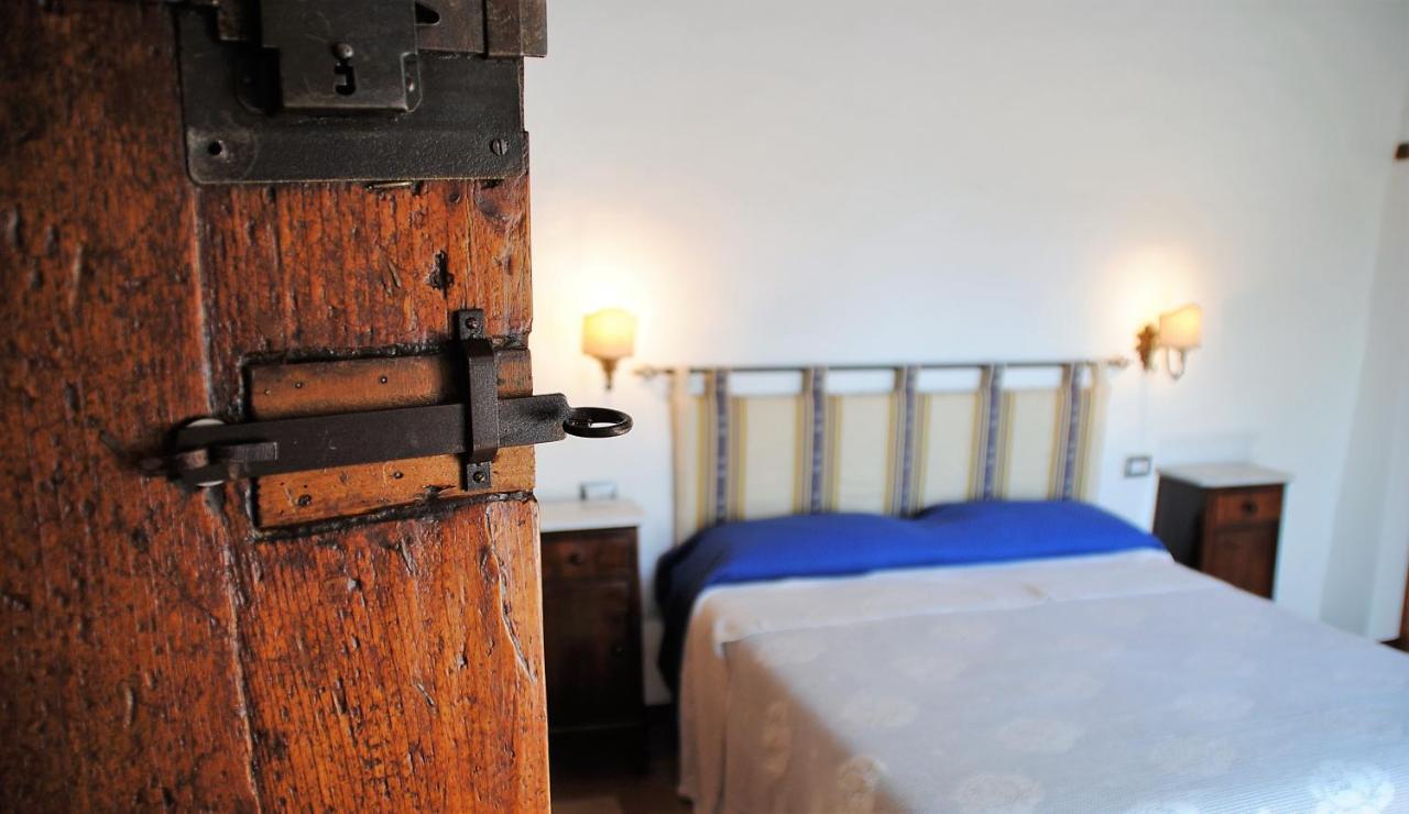 B&B Ponte La Pietra Gubbio Dış mekan fotoğraf