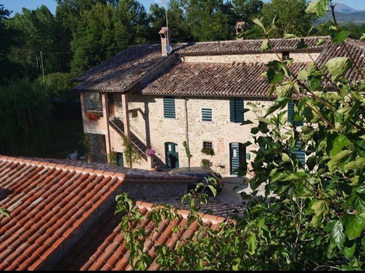 B&B Ponte La Pietra Gubbio Dış mekan fotoğraf
